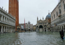 VIDEO- “ACQUA ALTA”, UN FENÓMENO TÍPICO DEL OTOÑO SORPRENDE A VENECIA EN VERANO