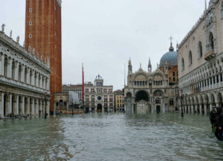 VIDEO- “ACQUA ALTA”, UN FENÓMENO TÍPICO DEL OTOÑO SORPRENDE A VENECIA EN VERANO
