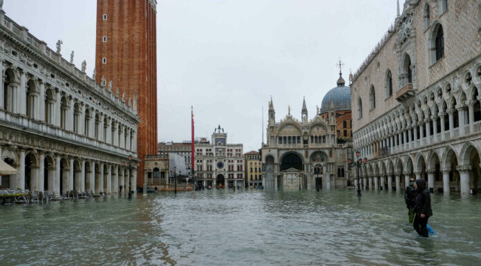VIDEO- “ACQUA ALTA”, UN FENÓMENO TÍPICO DEL OTOÑO SORPRENDE A VENECIA EN VERANO