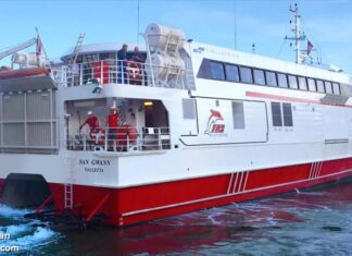 UN FERRY ENCALLÓ FRENTE A LA ISLA ESPAÑOLA DE IBIZA Y DEJÓ A VARIOS PASAJEROS HERIDOS