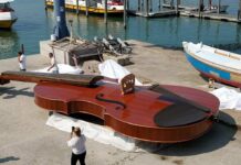 “VIOLÍN DE NOÉ”: UN BARCO-VIOLÍN QUE SERVIRÁ DE ESCENARIO PARA CONCIERTOS EN LA LAGUNA DE VENECIA