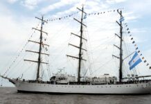 LA FRAGATA LIBERTAD LLEGÓ A LAS GRUTAS