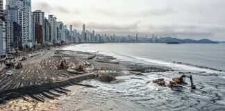JAN DE NUL GROUP COMENZÓ LAS OBRAS DE DRAGADO PARA AMPLIAR LA PLAYA DE CAMBORIÚ