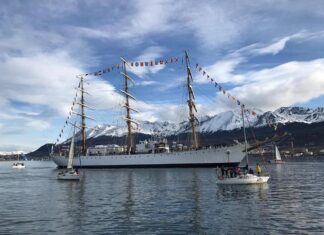 LA CAPITAL FUEGUINA LE DIO LA BIENVENIDA A LA FRAGATA ARA LIBERTAD