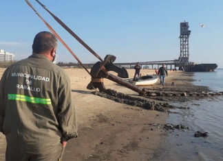 BAJANTE DEL PARANÁ: HALLARON UN ENORME ANCLA QUE PESA 15 TONELADAS