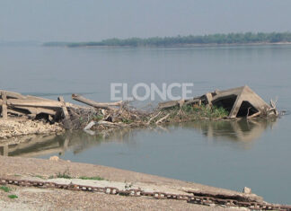 DEBIDO A LA BAJANTE DEL RÍO PARANÁ EN ENTRE RÍOS, QUEDARON A LA VISTA LOS RESTOS DEL “MUELLE DEL PESCADOR” EN HERNANDARIAS