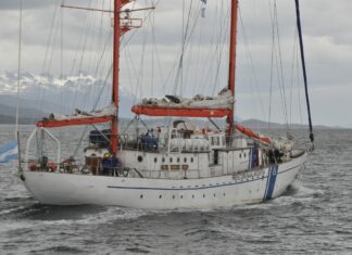 EL MOTOVELERO DR. BERNARDO HOUSSEY LLEGÓ A RÍO DE JANEIRO