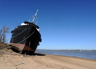EL RÍO PARANÁ REGISTRA LOS NIVELES MÁS BAJOS DE LOS ÚLTIMOS 25 AÑOS EN EL LÍMITE CON PARAGUAY