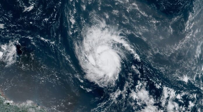 SE FORMA LA DÉCIMO OCTAVA DEPRESIÓN EN EL ATLÁNTICO Y PODRÍA CONVERTIRSE EN HURACÁN