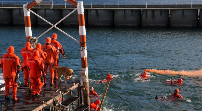 PREFECTURA REALIZA PRÁCTICAS EN EL PUERTO SAN CARLOS