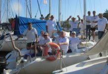 SE FUERON A ROSARIO EN UN VELERO PARA FESTEJAR SUS 40 AÑOS DE AMISTAD