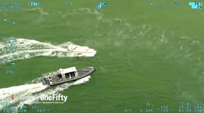 VIDEO- UN BARCO FUERA DE CONTROL DA VUELTAS CERCA DE LA COSTA DE FLORIDA