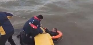 SORPRESA Y MISTERIO EN EL RÍO DE LA PLATA: RESCATAN A DOS NÁUFRAGOS, ENCUENTRAN MUERTA A UNA PERSONA Y SECUESTRAN 37 KILOS DE COCAÍNA