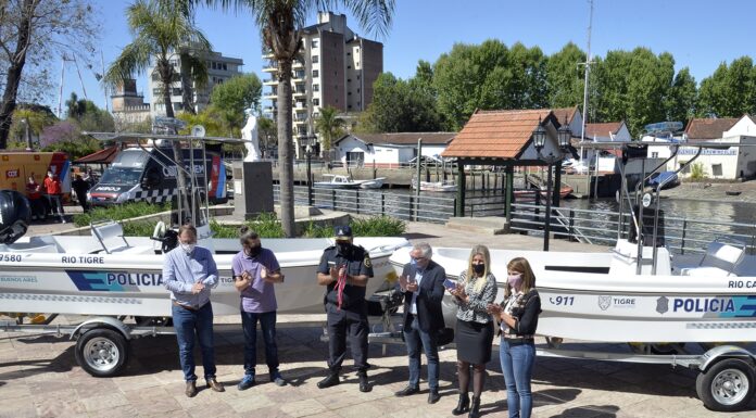 EL MUNICIPIO DE TIGRE ENTREGÓ DOS NUEVAS LANCHAS A LA POLICÍA DE ISLAS