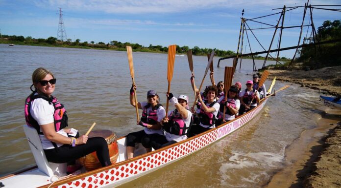 UN “BOTE DRAGÓN” REMA CONTRA EL CÁNCER DE MAMA EN LA LAGUNA SETÚBAL