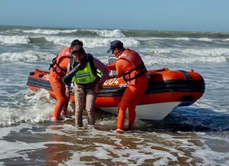 PREFECTURA RESCATÓ A UN KAYAKISTA EN EMERGENCIA EN EL PARTIDO DE LA COSTA