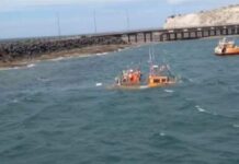 COMODORO RIVADAVIA: EL VIENTO HUNDIÓ DOS BARCOS Y PREFECTURA CERRÓ EL PUERTO