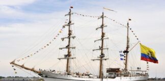 A LA ANTIGUA: EL VELERO “GUAYAS” DEL SIGLO XVIII INTERCEPTA NARCOSUBMARINO Y CAPTURA 4 HOMBRES