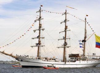 A LA ANTIGUA: EL VELERO “GUAYAS” DEL SIGLO XVIII INTERCEPTA NARCOSUBMARINO Y CAPTURA 4 HOMBRES