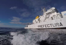 SE HUNDIÓ UNA EMBARCACIÓN DEPORTIVA A 40 KILÓMETROS DEL PUERTO DE MAR DEL PLATA