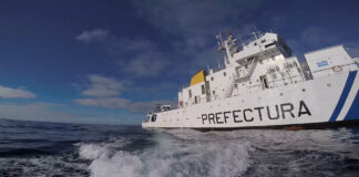 SE HUNDIÓ UNA EMBARCACIÓN DEPORTIVA A 40 KILÓMETROS DEL PUERTO DE MAR DEL PLATA