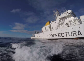 SE HUNDIÓ UNA EMBARCACIÓN DEPORTIVA A 40 KILÓMETROS DEL PUERTO DE MAR DEL PLATA