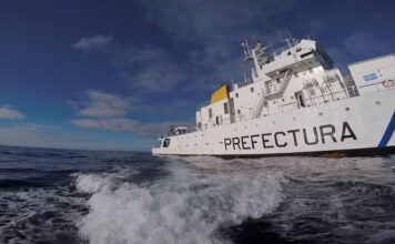 SE HUNDIÓ UNA EMBARCACIÓN DEPORTIVA A 40 KILÓMETROS DEL PUERTO DE MAR DEL PLATA