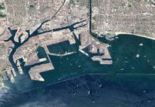 DECENAS DE BARCOS ATASCADOS FUERON CAPTADOS DESDE UN SATÉLITE