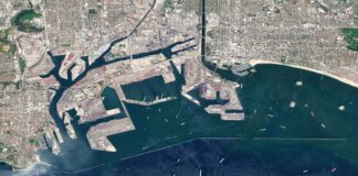 DECENAS DE BARCOS ATASCADOS FUERON CAPTADOS DESDE UN SATÉLITE