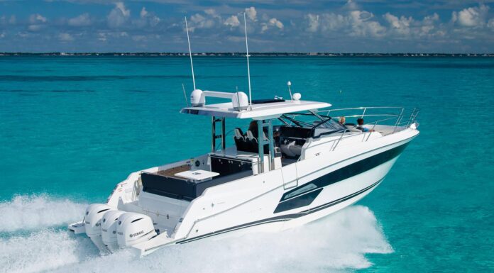 LANZAMIENTO – JEANNEAU CAP CAMARAT 12.5 WA, LA ESTRELLA DE LA GAMA