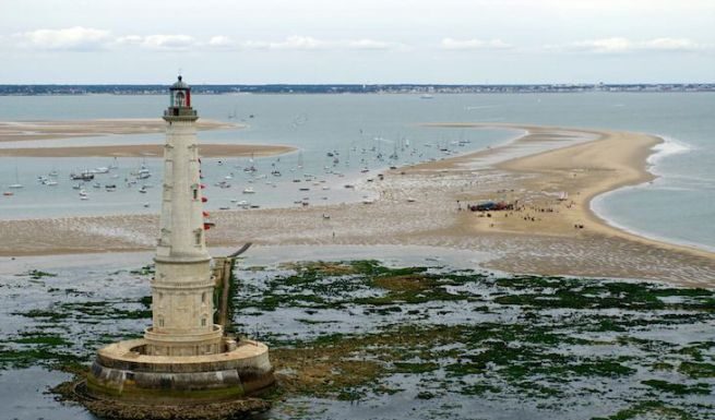 “FARO DE CORDOUAN”, UN VERDADERO MONUMENTO HISTÓRICO EN EL CORAZÓN DEL OCÉANO
