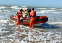 EMERGENCIA EN VALERIA DEL MAR: PREFECTURA RESCATÓ A UN KAYAKISTA QUE NO PODÍA REGRESAR A LA COSTA