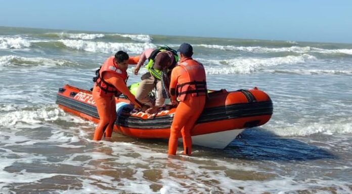 EMERGENCIA EN VALERIA DEL MAR: PREFECTURA RESCATÓ A UN KAYAKISTA QUE NO PODÍA REGRESAR A LA COSTA