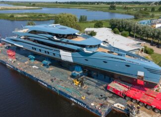 VIDEO – ASÍ TRASLADAN UN MEGAYACHTS DE CASI 60 M POR LOS CANALES DE HOLANDA CON DESTINO AL MAR