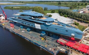 VIDEO – ASÍ TRASLADAN UN MEGAYACHTS DE CASI 60 M POR LOS CANALES DE HOLANDA CON DESTINO AL MAR