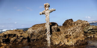 ISRAEL: HALLARON UNA ESPADA DE LA ÉPOCA DE LAS CRUZADAS EN EL FONDO DEL MAR