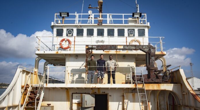 RESISTIR EN UN BARCO ABANDONADO DURANTE OCHO MESES