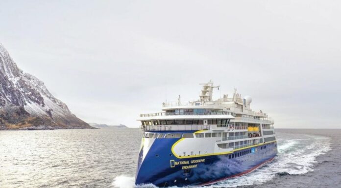 LLEGÓ EL PRIMER CRUCERO AL PAÍS: PREFECTURA DESPLEGÓ UN OPERATIVO DE SEGURIDAD