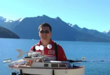 HIZO UNA REPLICA DE UN BARCO DE 1932 PARA LA ESCUELA, Y UN ASTILLERO LE OFRECIO TRABAJO maqueta barco 1932