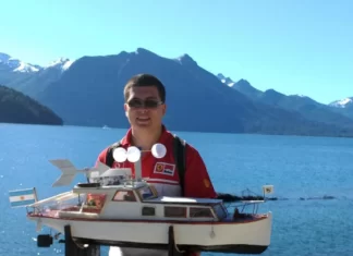 HIZO UNA REPLICA DE UN BARCO DE 1932 PARA LA ESCUELA, Y UN ASTILLERO LE OFRECIO TRABAJO maqueta barco 1932