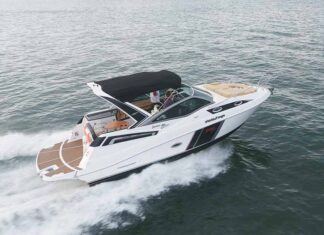 HOY EN ESLORAS PRESENTAMOS EL FIBRAFORT 305, UN SPORT CRUISER DE 10 M