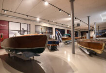 EXPOSICION DE RIVA EN EL LAGO COMO