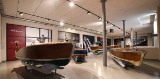 EXPOSICION DE RIVA EN EL LAGO COMO