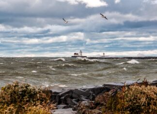 LAGO ERIE, EL CEMENTERIO DE BARCOS