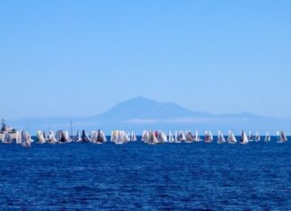 PORQUE HAY 80 BARCOS FRANCESES CERCA DEL VOLCÁN DE LA PALMA?
