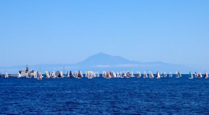 PORQUE HAY 80 BARCOS FRANCESES CERCA DEL VOLCÁN DE LA PALMA?