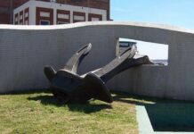 EL ANCLA DEL BARCO NAZI GRAF SPEE FUE TRASLADADA DEL PUERTO DE MONTEVIDEO AL DE PUNTA DEL ESTE ancla nazi