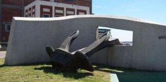 EL ANCLA DEL BARCO NAZI GRAF SPEE FUE TRASLADADA DEL PUERTO DE MONTEVIDEO AL DE PUNTA DEL ESTE ancla nazi