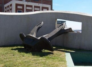 EL ANCLA DEL BARCO NAZI GRAF SPEE FUE TRASLADADA DEL PUERTO DE MONTEVIDEO AL DE PUNTA DEL ESTE ancla nazi