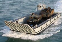 ESPAÑA – LA ARMADA ESTUDIA USAR LANCHAS DE DESEMBARCO PARA LLEVAR A AGRICULTORES A CULTIVOS AISLADOS POR LA LAVA EN LA PALMA